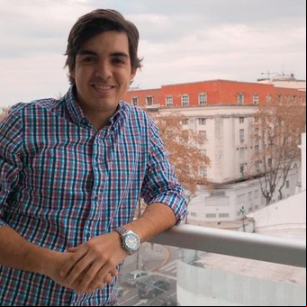 La increíble historia de Carlos: pasó de ser repartidor de Rappi a jefe en la competencia
