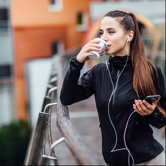 Por qué deberías tomar un café fuerte antes de hacer ejercicio
