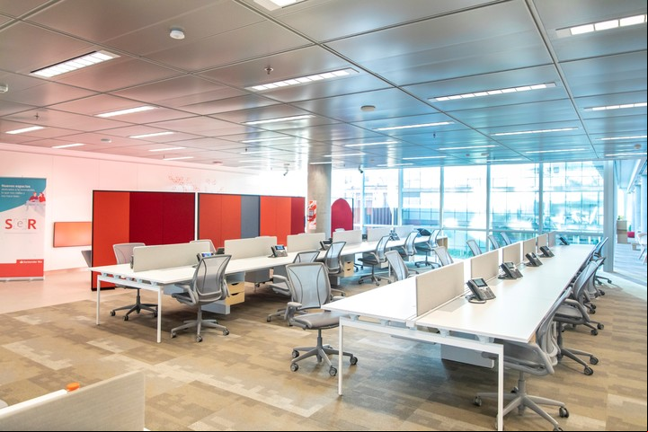 El Banco Santander se encuentra en "fase 3", con regresos voluntarios a los espacios compartidos. Foto: Gentileza Santander.