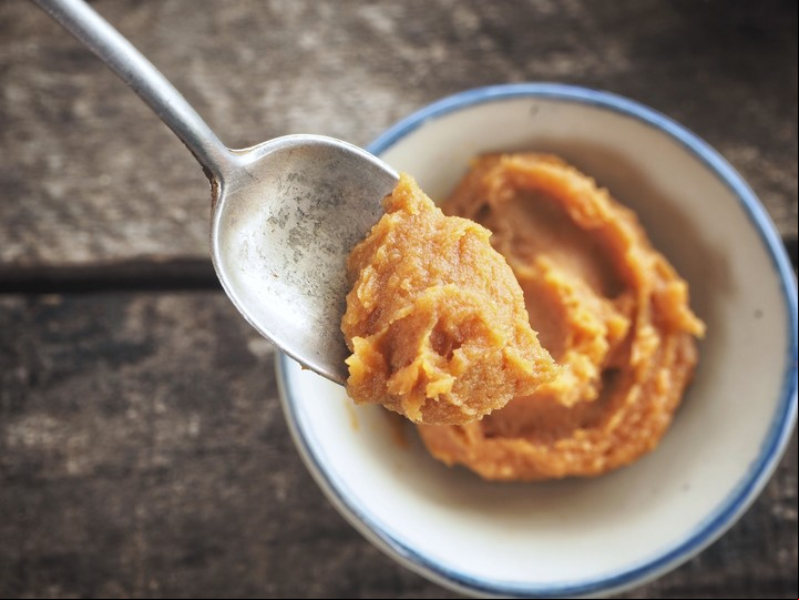 Miso, tradición japonesa. Foto Shutterstock.