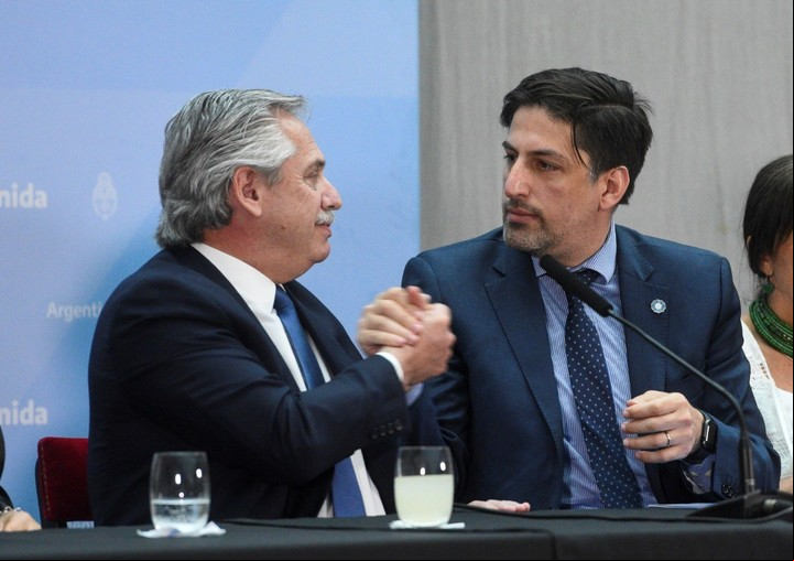 Alberto Fernández y Nicolás Trotta. El presidente ratificó al ministro de Educación. Foto Archivo/Presidencia