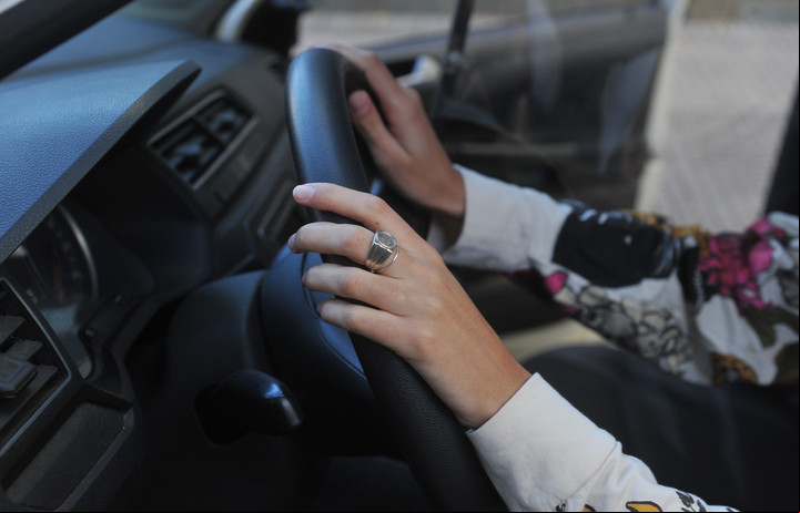 Los que ya tienen el auto no pueden dejar de pagar sin perder el vehículo y quedar endeudados. Foto: Guillermo Rodríguez Adami/Archivo.