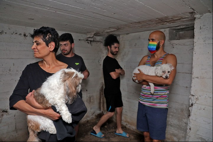 Israelíes dentro de un refugio de Tel Aviv. Foto: AFP