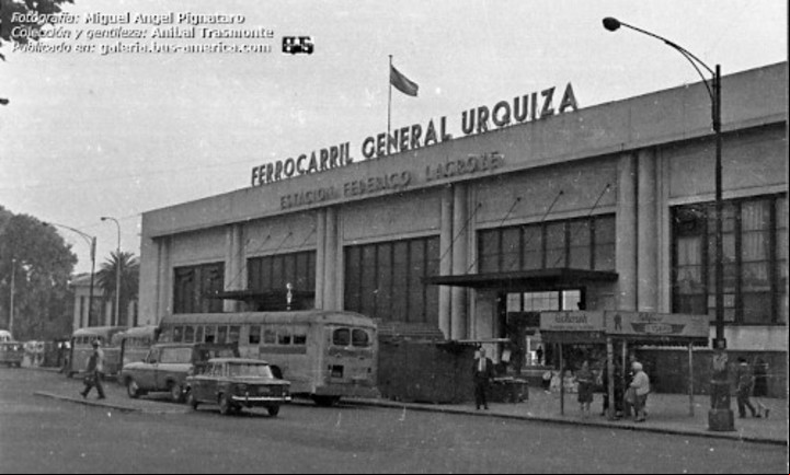 Estación Federico Lacroze del F.N.G. Urquiza, hacia 1970. Foto Miguel Ángel Pignataro. / AGN