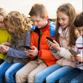 Inquietantes infancias online