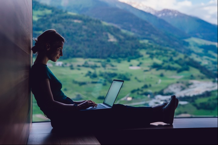 Nómades digitales en el área de tecnología son los más beneficiados de este cambio. Foto Shutterstock.