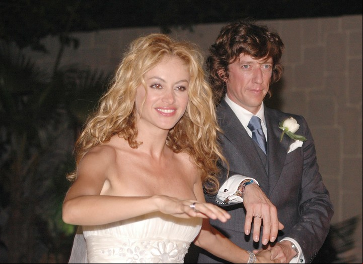 Paulina se casó con el español Nicolás Vallejo Nájera, "Colate", en 2007. El matrimonio terminó años después con una larga disputa legal por la tenencia de su hijo.