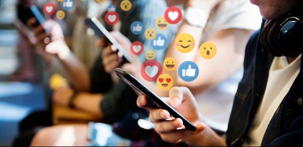 Polémica: ¿se puede prohibir el a redes sociales a los menores de edad?