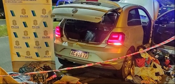 Lo detuvieron por traficar marihuana y cuando le revisaron el celular descubrieron un crimen
