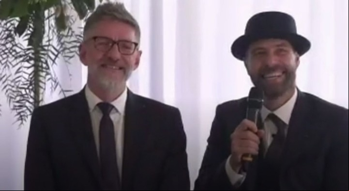 Luis Novaresio y Braulio Bauab en su casamiento virtual. Foto: Captura TV.