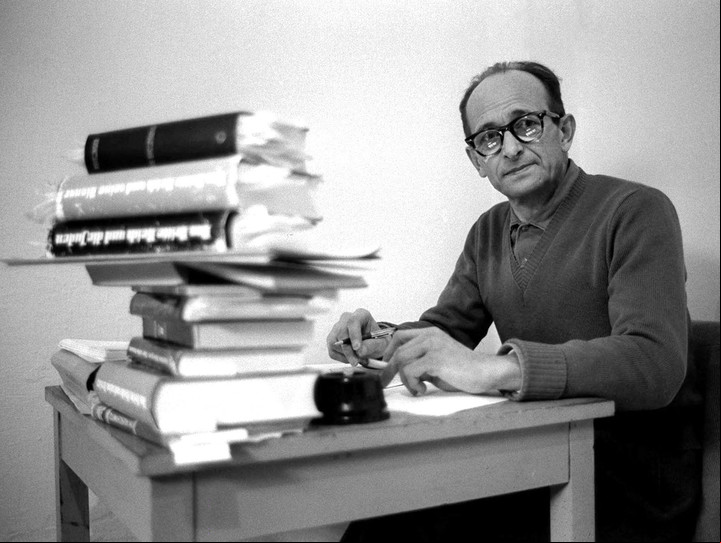 Eichman. En la cárcel israelí escribió parte de sus memorias. Fue ejecutado en 1961 en Jerusalem.