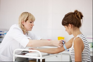 Día de la mujer: problemas de salud, cuidados y estudios en cada etapa de la vida