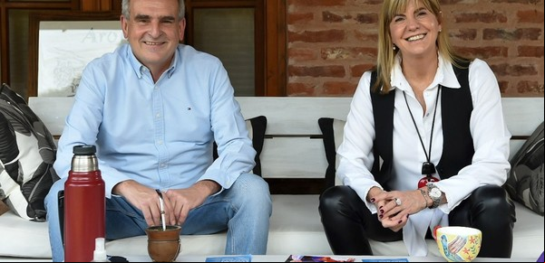 Pese a las presiones, Agustín Rossi mantiene su candidatura en Santa Fe y seguiría como ministro