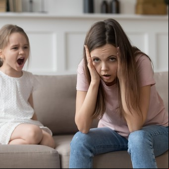 Basta del mito de la "constante armonía": cómo explicar nuestros enojos a los chicos