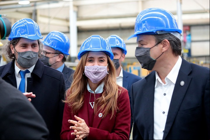 Santiago Cafiero, Victoria Tolosa Paz y Mariano Cascallares en el Parque Industrial de Almirante Brown.