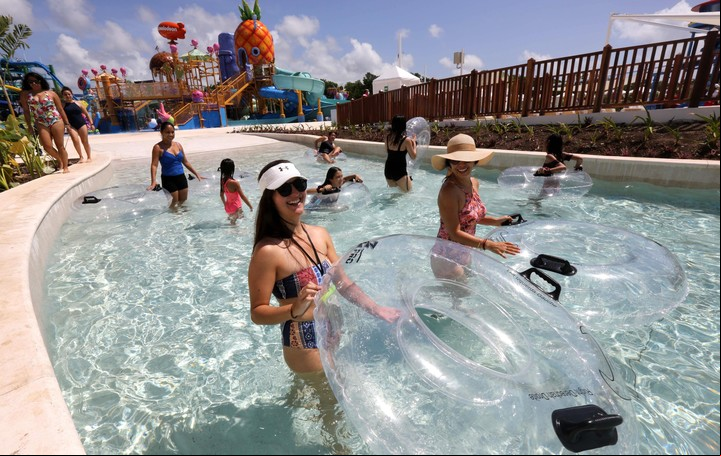 Los parques temáticos son un excelente plan para niños. Foto: EFE.