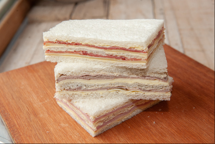 El primer antecedente de los sándwiches de miga son los tramezzini de origen italiano.
Foto: Fernando de la Orden.
