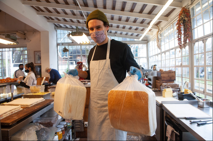 Según los expertos el pan es el secreto del sándwich de miga. Foto: Fernando de la Orden.