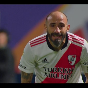 River: Javier Pinola volvió a fracturarse el brazo derecho y es baja por un mes y medio