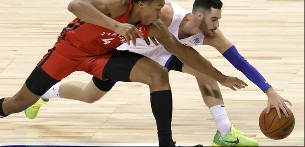 La difícil situación de Luca Vildoza para continuar en los New York Knicks de la NBA