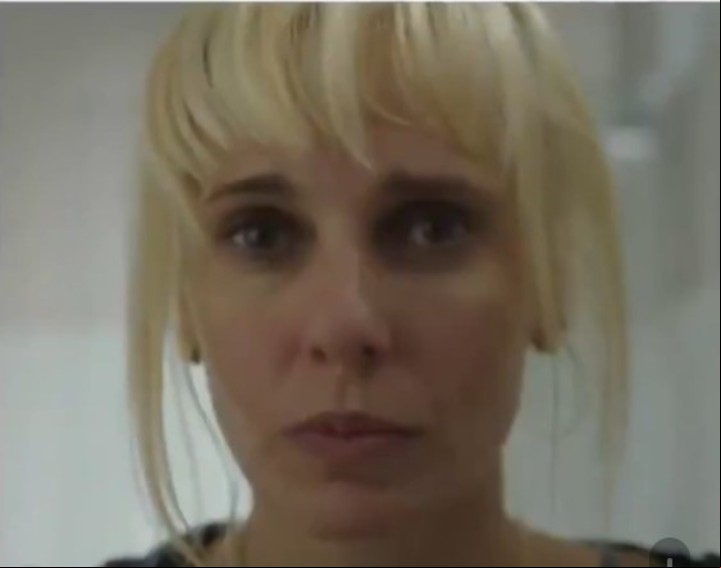 Julieta Cardinali interpreta a Claudia Villafañe en la miniserie de Diego Maradona que se verá por Amazón. Captura Twitter