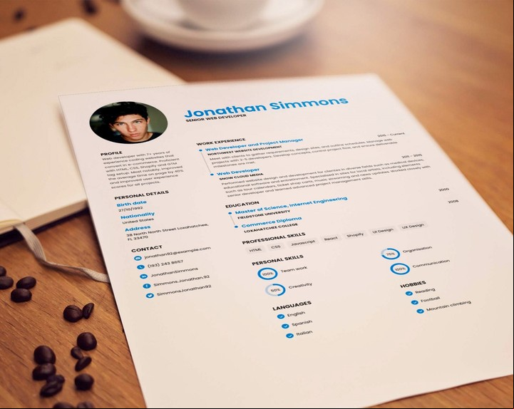 Es imprescindible revisar, completar y hasta incluso personalizar un CV para cada búsqueda y mantenerlo actualizado. Foto: Archivo.