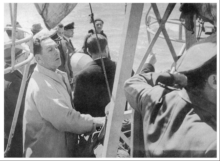 JUAN DOMINGO PERON EN LA CAÑONERA PARAGUAYA 20 DE SETIEMBRE DE 1955