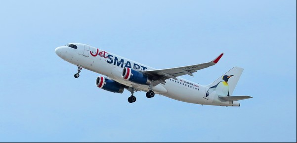 JetSmart usará el servicio de rampa de Aerolíneas para seguir volando desde Aeroparque y lanza dos rutas