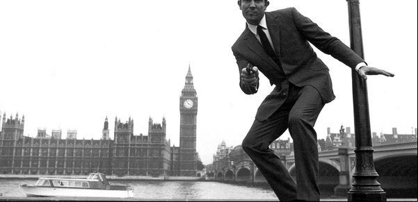 La hija secreta de Ian Fleming, el "padre" de James Bond: una historia trágica de infidelidades, odios y poder