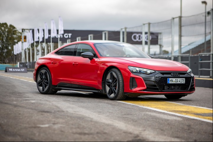 Este Audi elimina todo prejuicio que se puede tener sobre un auto eléctrico.
