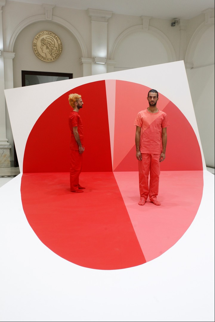 Obra de Alicia Herrero. "Las formas de la economía, o la economía de las formas" abrió sus puertas al público en el Museo Histórico y Numismático Héctor Carlos Janson del Banco Central. Foto Gentileza Bienalsur