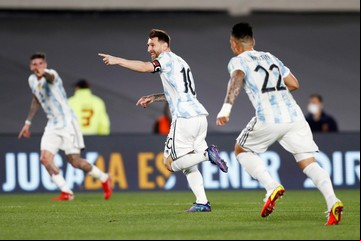 De la mano de Messi y De Paul, Argentina armó un show de fútbol y goleó a Uruguay para acercarse al Mundial de Qatar 2022