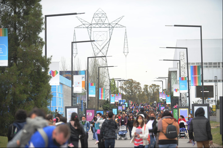 Una gran cantidad de público visita la muestra Tecnópolis, que reabrió en octubre y es gratis. Foto Juano Tesone