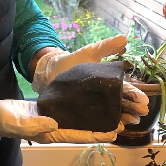 Le cayó un meteorito en la almohada mientras dormía