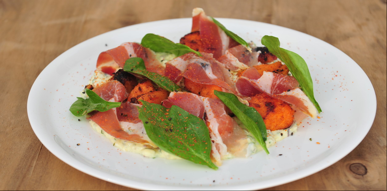 Receta de Boniatos con jamón crudo y vinagreta de huevo