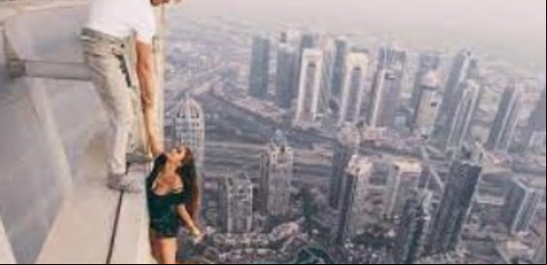 Cada 13 días muere una persona en el mundo por una selfie arriesgada
