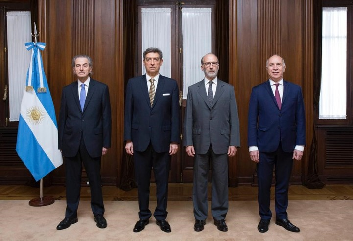 Juan Carlos Maqueda (que se jubiló el viernes), Horacio Rosatti, Carlos Rosenkrantz y Ricardo Lorenzetti, los cuatro jueces que firmaron el fallo de la Corte.
