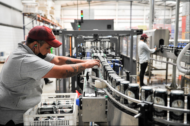 La Guinness Extra Stout se elabora en la planta que la cervecería artesanal Rabieta tiene en Pilar, Buenos Aires. Foto: Maxi Failla