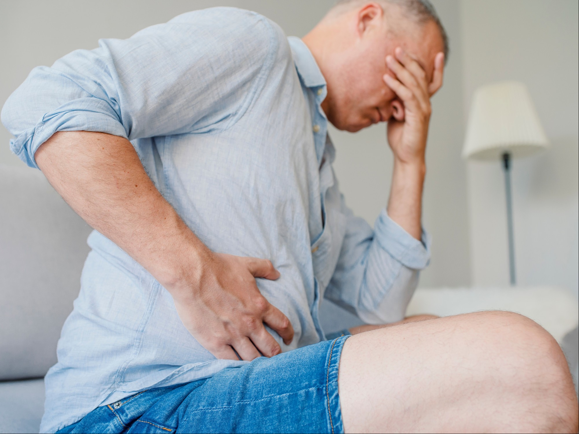 La gastritis también afecta más a los “adultos mayores porque el revestimiento del estómago tiende a volverse más fino con la edad./ Foto: Shutterstock.