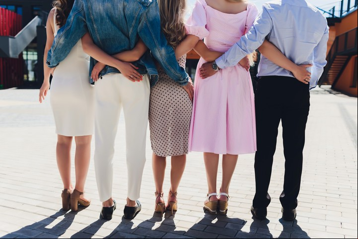 Si pensamos en relaciones poliamorosas, no necesariamente las separaciones tienen que ser absolutas. Foto ilustración Shutterstock.