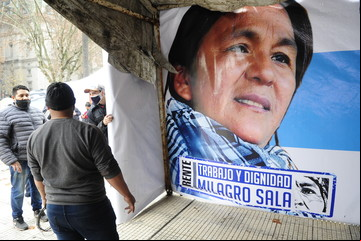 Golpean al hijo de una de las víctimas de Milagro Sala que participó en un documental de denuncia