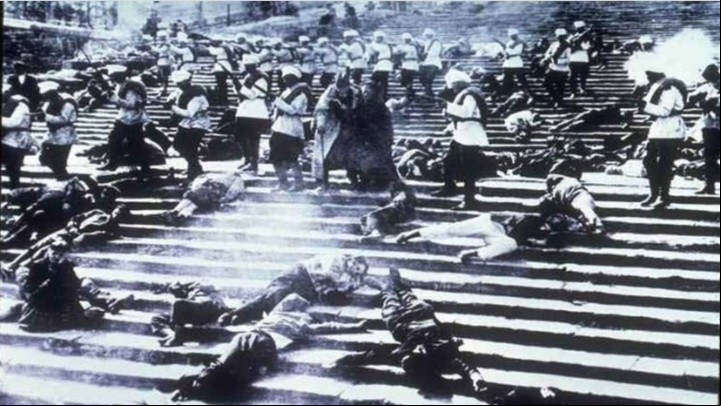 Hubo 200 muertos y 800 heridos (Captura "El acorazado Potemkin").