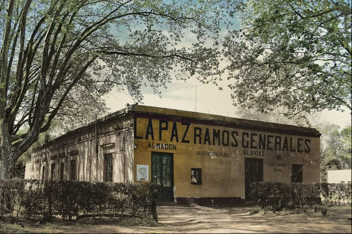 La Paz es uno de los almacenes más populares del paraje.