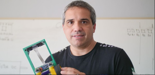 Terminó la escuela a los 26, ahora es docente de programación y creó el Club de Robótica Casares