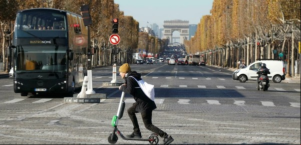 París decretó un límite de velocidad para los monopatines