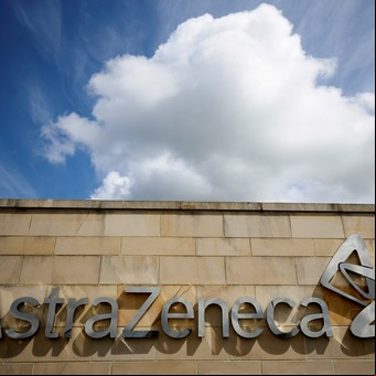 AstraZeneca anunció que su tratamiento experimental redujo 83% el riesgo de contraer covid en población de riesgo