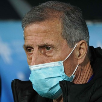 Es oficial: la Asociación Uruguaya despidió de la selección al Maestro Tabárez