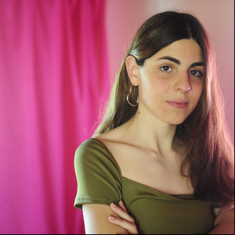 Mundos íntimos. Soy una mujer trans. Aceptarlo tomó mi adolescencia, me sentía extraña en mi cuerpo. Por suerte, cambié.