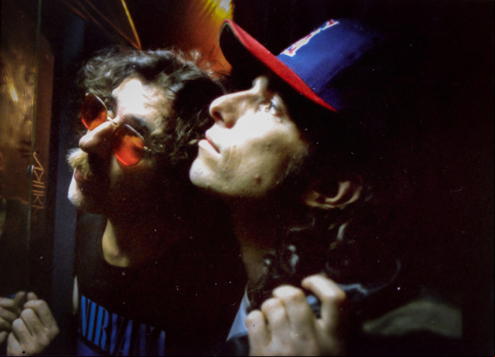 Charly García y Andrés Calamaro, una noche en el Roxy, retratados por Fernando Samalea.