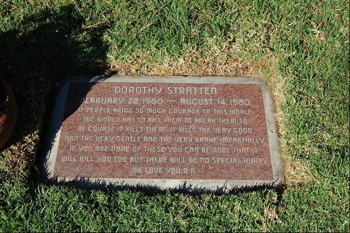 Dorothy Stratten está enterrada en el mismo cementerio en el que está Marilyn Monroe. Foto: Meribona/Wikipedia